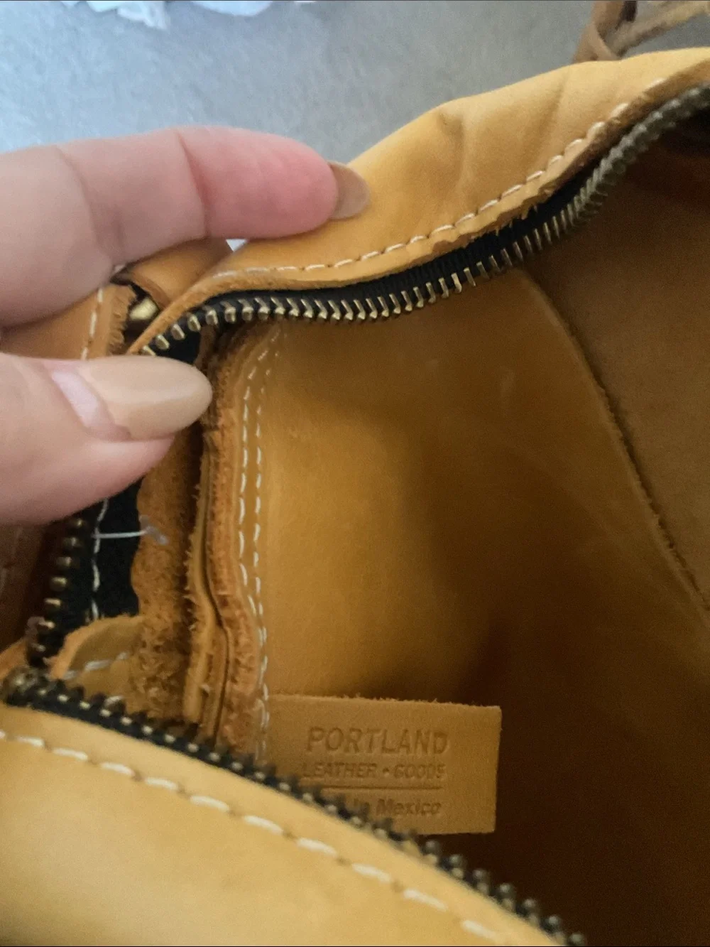Portland Leather EUC Sunflower Round Crossbody - Picture 9 of 12